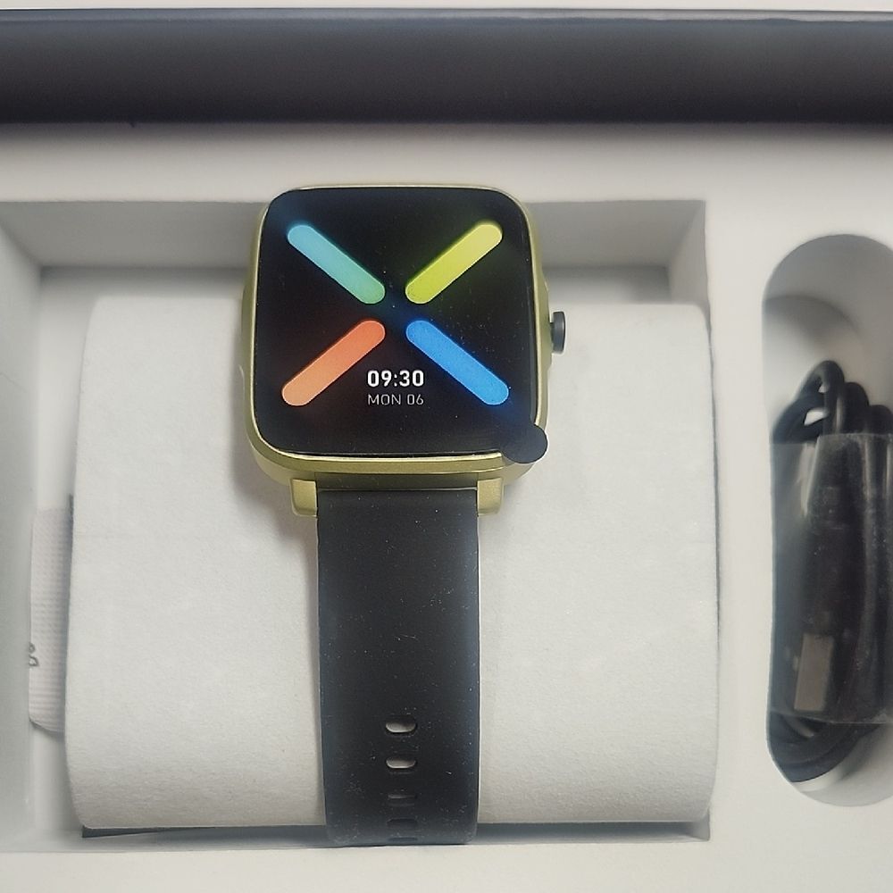 Kessaris Smart Watch With Charger